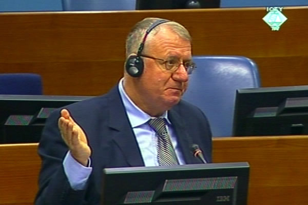 Vojislav Šešelj u sudnici Tribunala