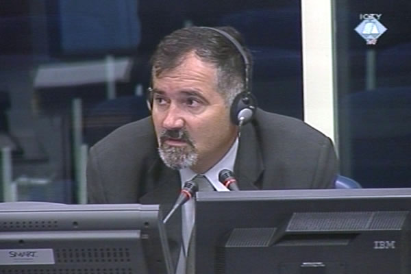 Simo Tuševljak, svjedok odbrane Miće Stanišića 