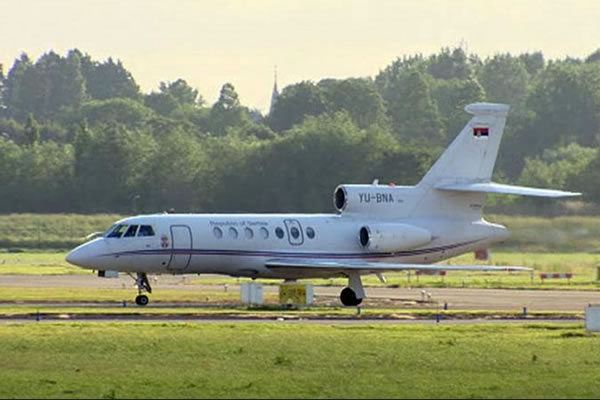 Avion kojim je Ratko Mladić sletio na aerodrom u Rotterdamu Avion kojim je Ratko Mladić sletio na aerodrom u Rotterdamu
