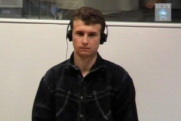 Dražen Erdemović u sudnici Tribunala