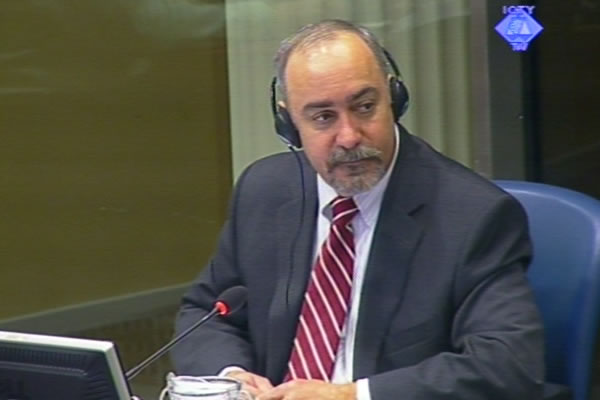 Richard Butler, svjedok na suđenju Radovanu Karadžiću