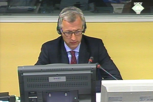 Reynaud Theunens, svjedok na suđenju Goranu Hadžiću 