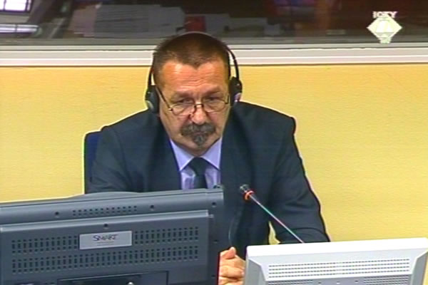 Pero Ćorić, svjedok na suđenju Goranu Hadžiću 
