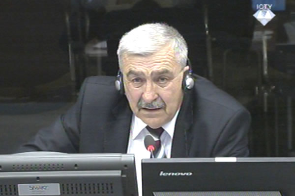 Zdravko Torbica, svjedok na suđenju Radovanu Karadžiću 