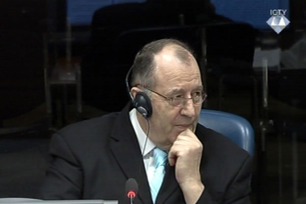 Mićo Stanišić, svjedok na suđenju Radovanu Karadžiću 