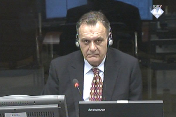 Mane Đurić, svjedok odbrane Ratka Mladića Mane Đurić, svjedok odbrane Ratka Mladića