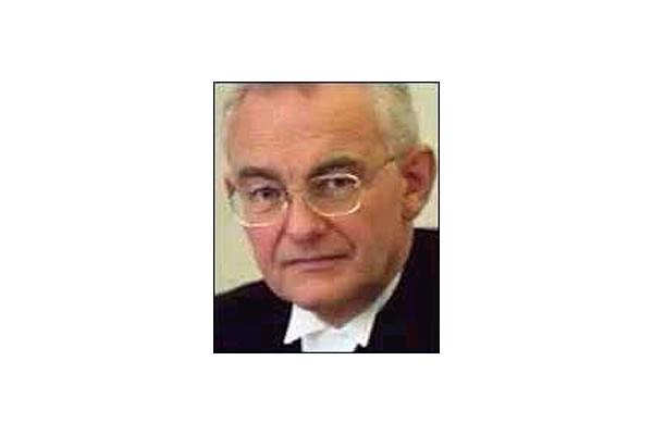 Iain Bonomy, sudija u veću koje sudi Slobodanu Miloševiću