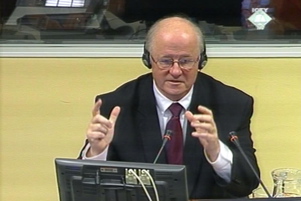 Andras Riedlmayer, svjedok na suđenju Vlastimiru Đorđević