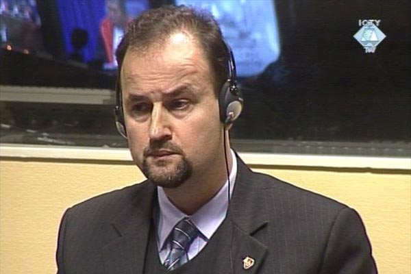 Blagoje Simić sluša presudu o smanjenju kazne