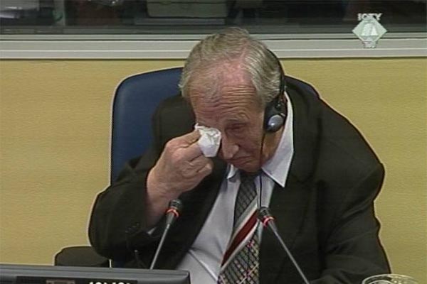 Fikret Mujezinović, svedok na suđenju Dragomiru Miloševiću