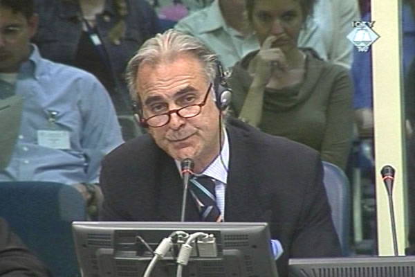 Frane Krnić, hrvatski ambasador u Holandiji