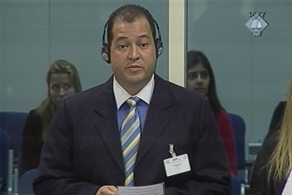 Fredi Peccerelli, svjedok na suđenju oficirima vojske i policije bosanskih Srba za zločine u Srebrenici