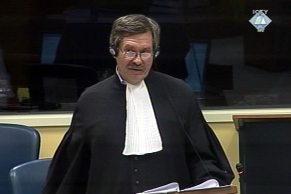 Kenneth Scott, tužilac na suđenju Anti Gotovini, Ivanu Čermaku i Mladenu Markaču