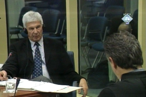 Klaus Reinhardt, svjedok na sudjenju Hadžihasanoviću i Kuburi