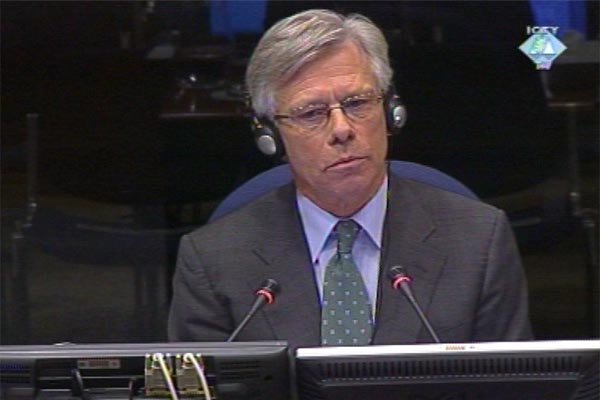 Knut Vollebaek, svjedok na suđenju Slobodanu Miloševiću