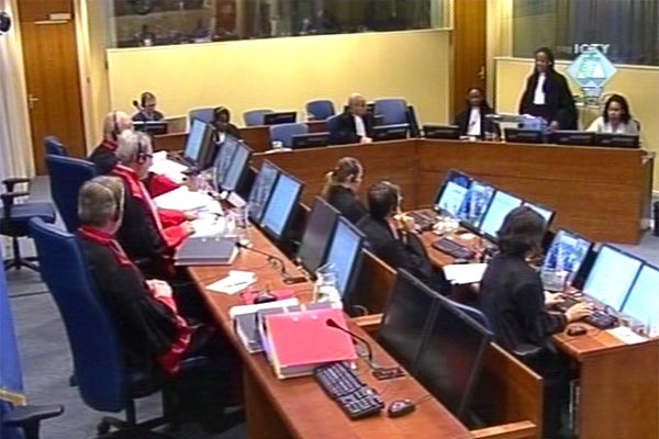 Tužilaštvo na suđenju Naseru Oriću