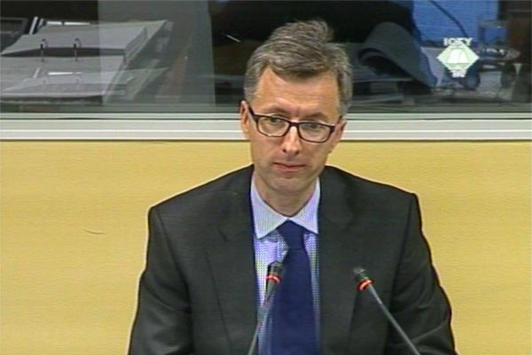 Reynaud Theunens, svjedok na suđenju Vojislavu Šešelju