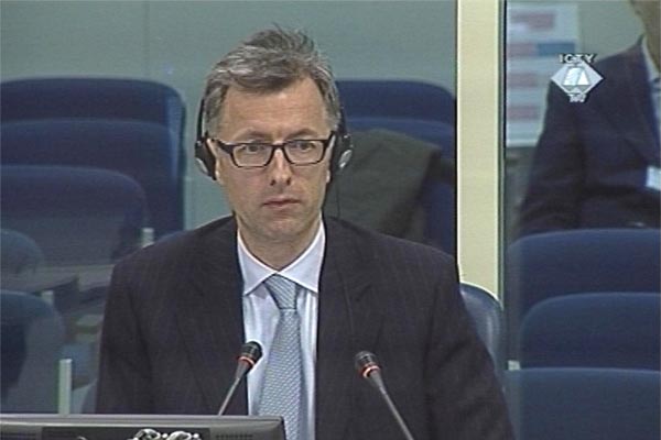 Reynaud Theunens, svjedok na suđenju Vojislavu Šešelju