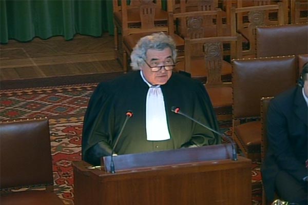 Xavier de Roux, pravni zastupnik Beograda